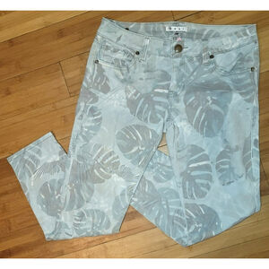 Cabi #227 Paradise Palm Leaf Cropped Skinny Jeans - Size 4